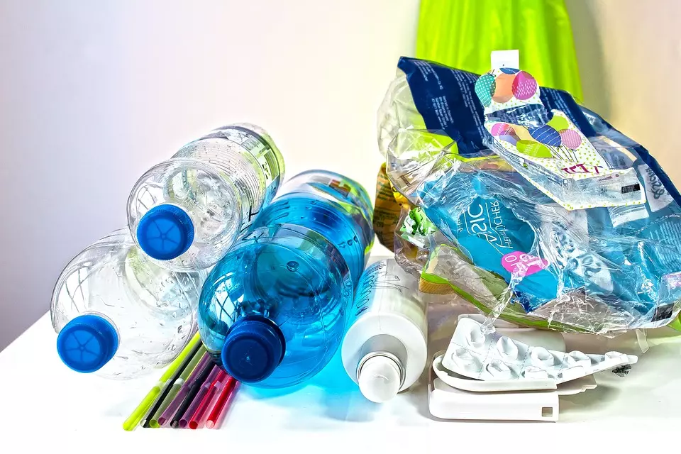 Beberapa Manfaat Kerajinan dari Sampah Plastik